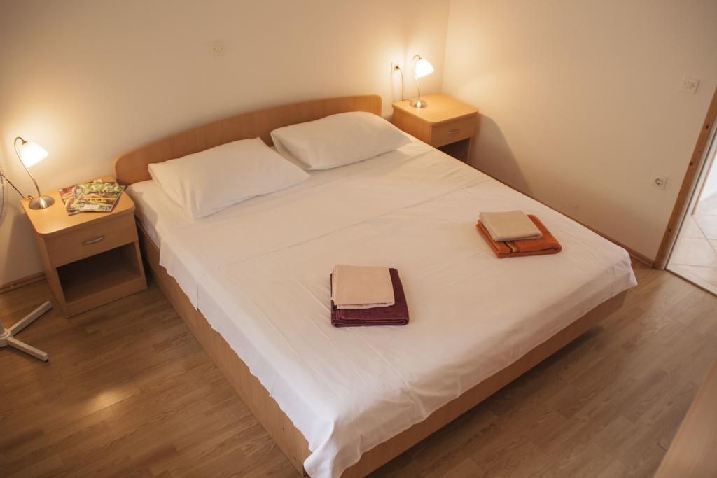เฮาส์ บักลิยา Apartment ลุมบาร์ดา ห้อง รูปภาพ