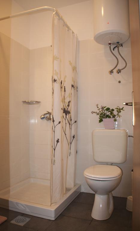 เฮาส์ บักลิยา Apartment ลุมบาร์ดา ห้อง รูปภาพ