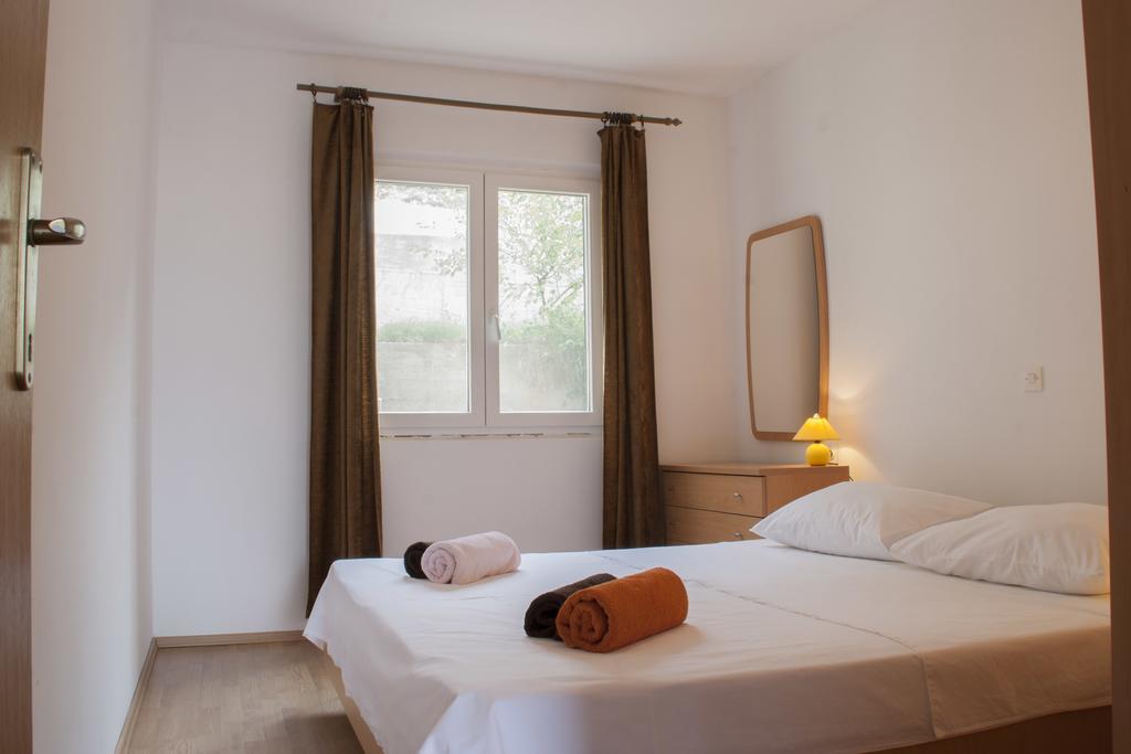 เฮาส์ บักลิยา Apartment ลุมบาร์ดา ห้อง รูปภาพ