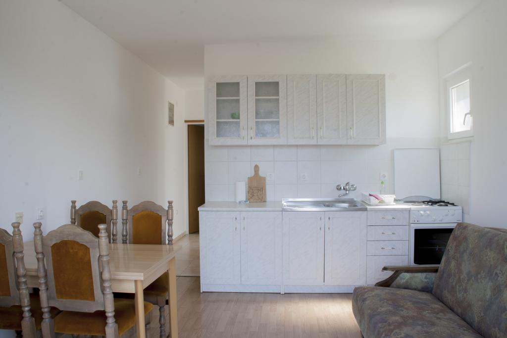 เฮาส์ บักลิยา Apartment ลุมบาร์ดา ห้อง รูปภาพ